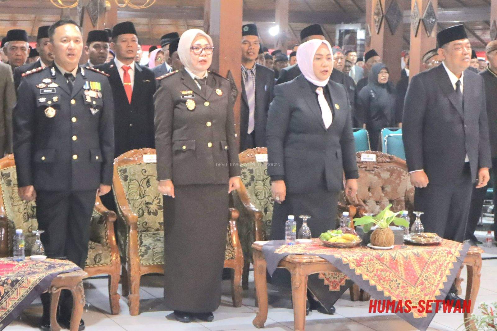 Ketua DPRD Grobogan Hadiri Malam Tirakatan HUT Ke-81 RI di Pendopo Kabupaten