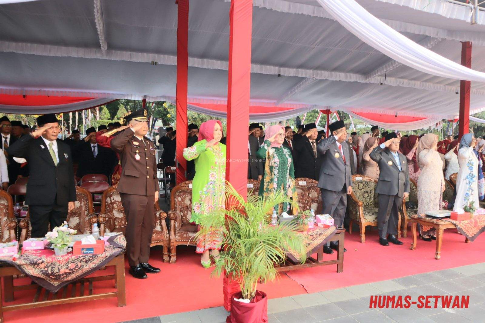 Hadiri Upacara Penurunan Bendera HUT RI ke-81, Ketua DPRD Grobogan Tekankan Semangat Kebersamaan